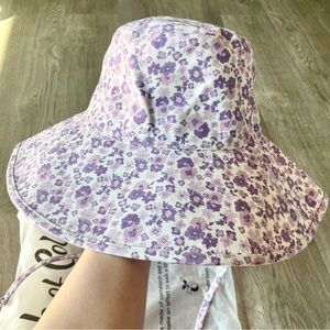 NWT Lack of Color Holiday Bucket Hat, S/M, Violet Bloom